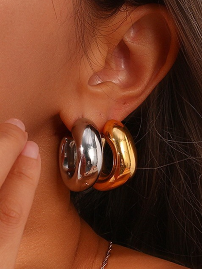 LUNA BUBBLE SQUARE HUGGIE HOOPS