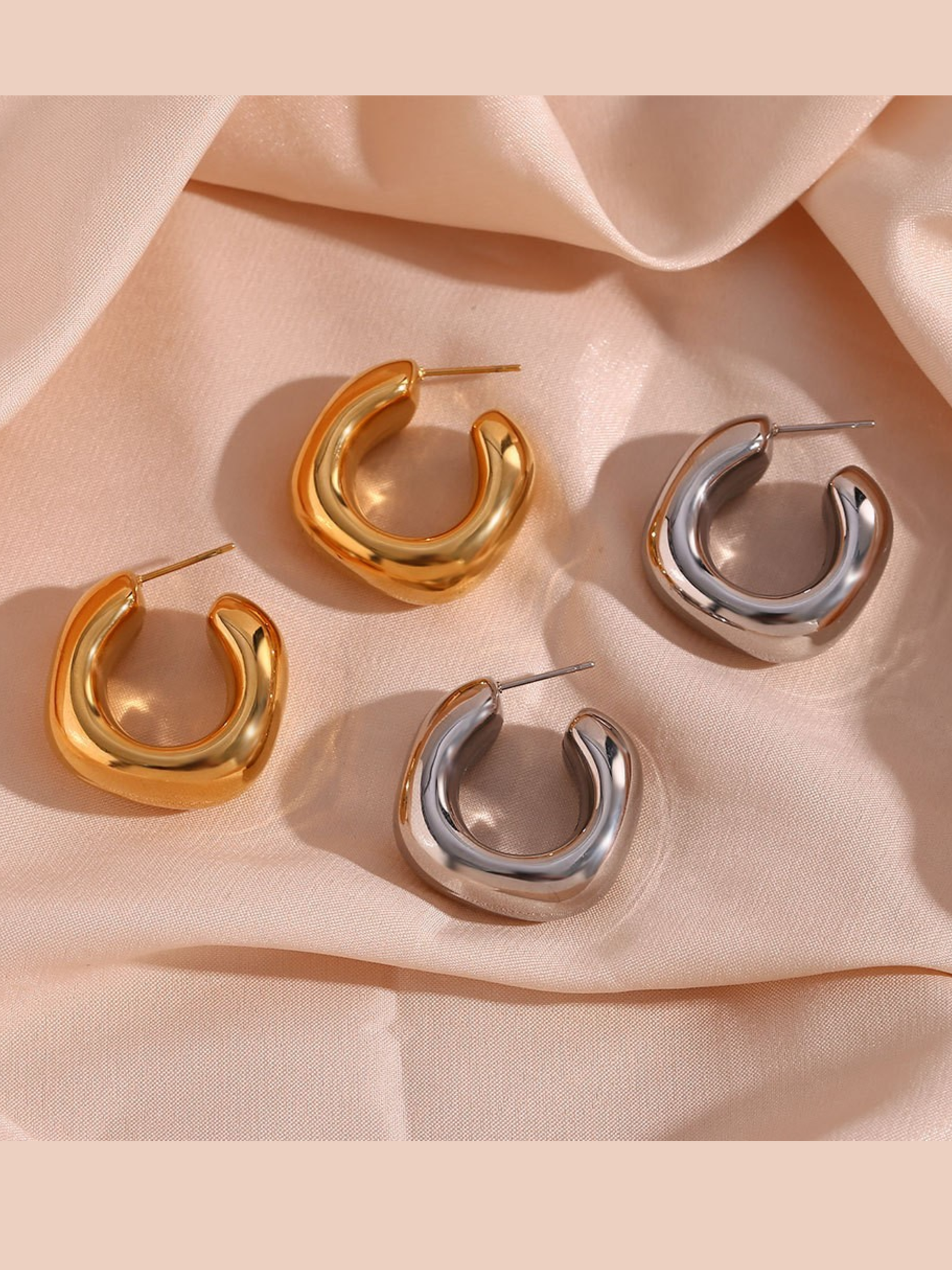 LUNA BUBBLE SQUARE HUGGIE HOOPS