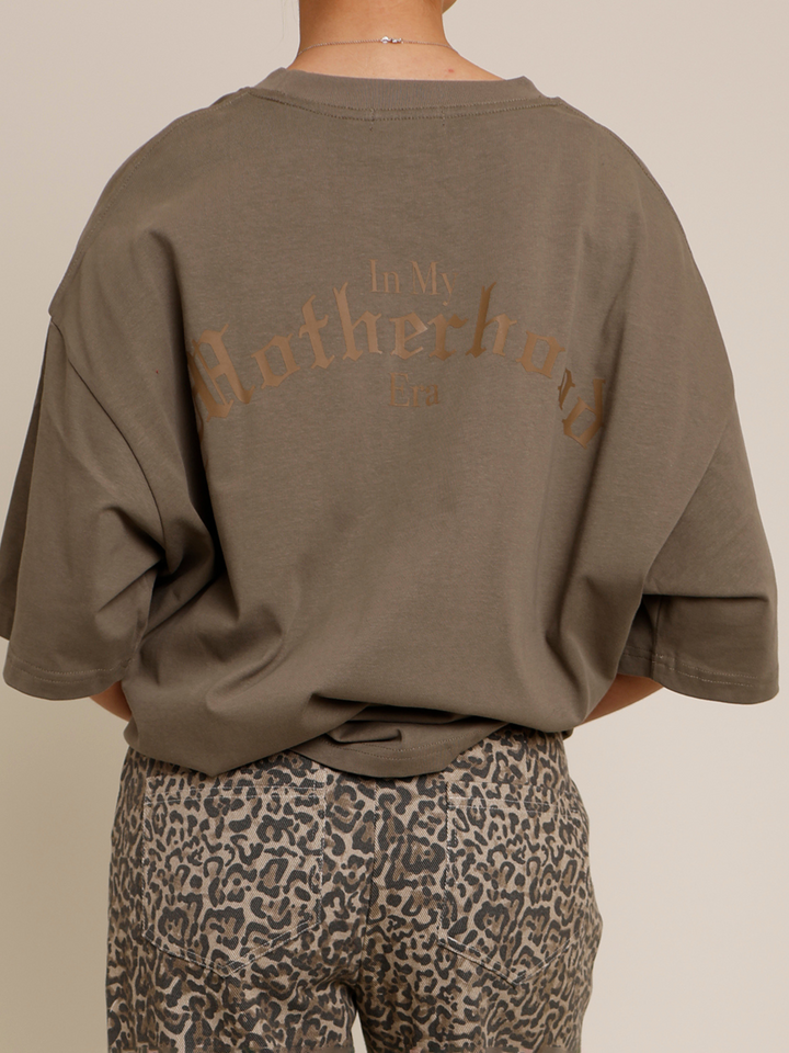 MOTHERHOOD ERA OVERSIZED TEE