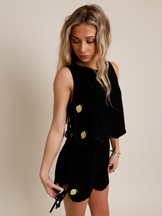 DEJA VU SCALLOPED SHORTS