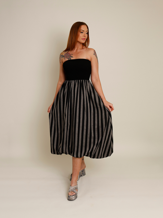 EVELYN STRAPLESS STRIPED BUBBLE HEM MIDI DRESS