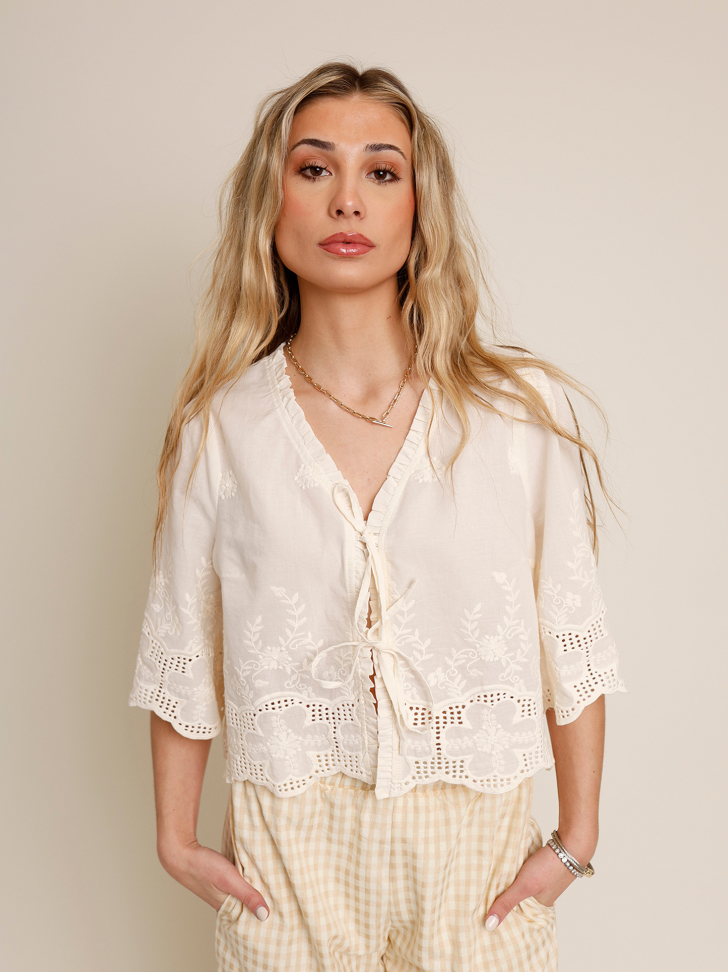 TULIP LACE TIE FRONT TOP