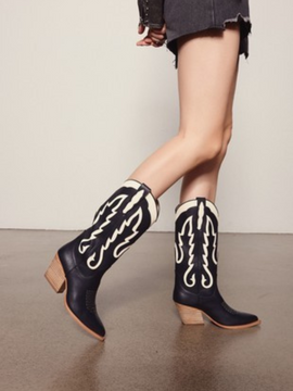 WALK ALL OVER YOU BOOT X BLACK