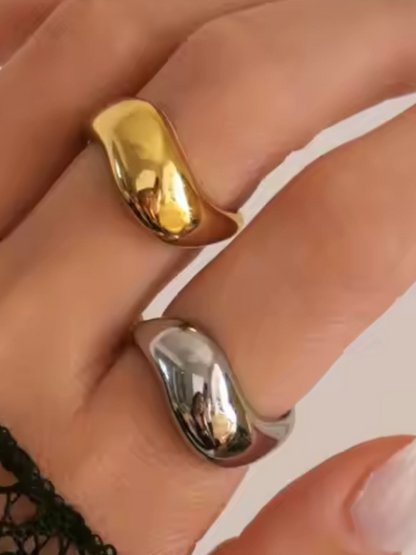 CURVED STACKING RING