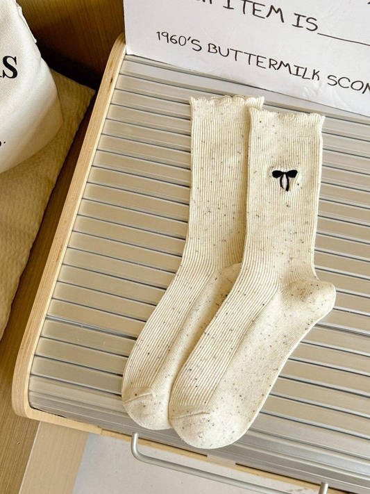 BOW EMBROIDERY MID CALF SOCKS