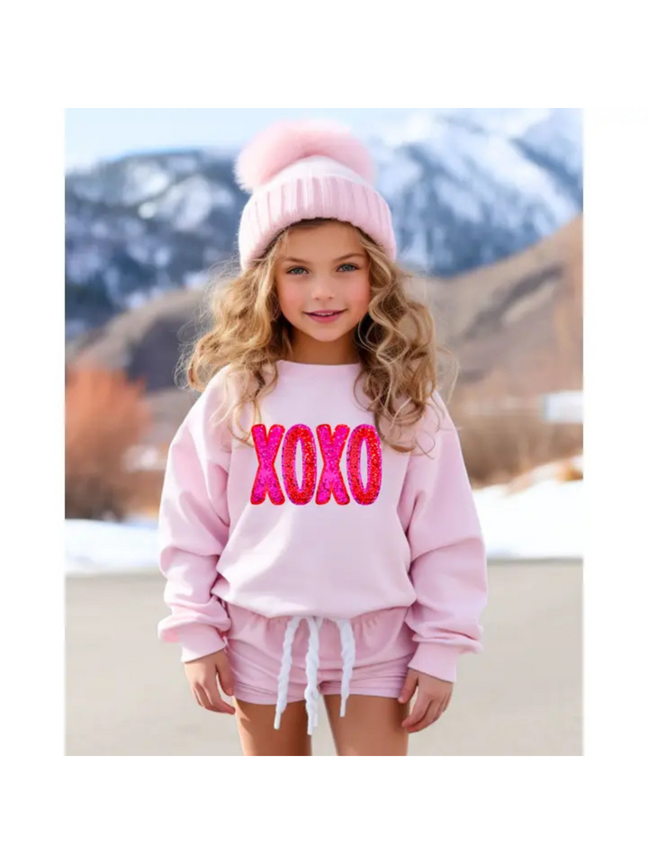 SPARKLY XOXO CREWNECK PULLOVER