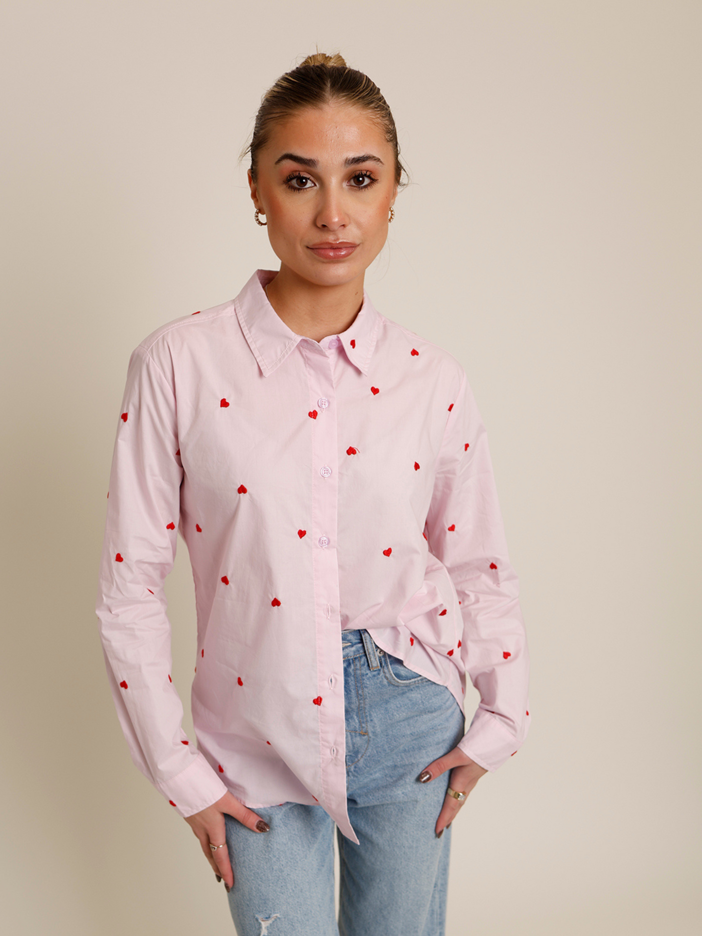 HEARTBREAKER EMBROIDERED BUTTON-DOWN X PINK