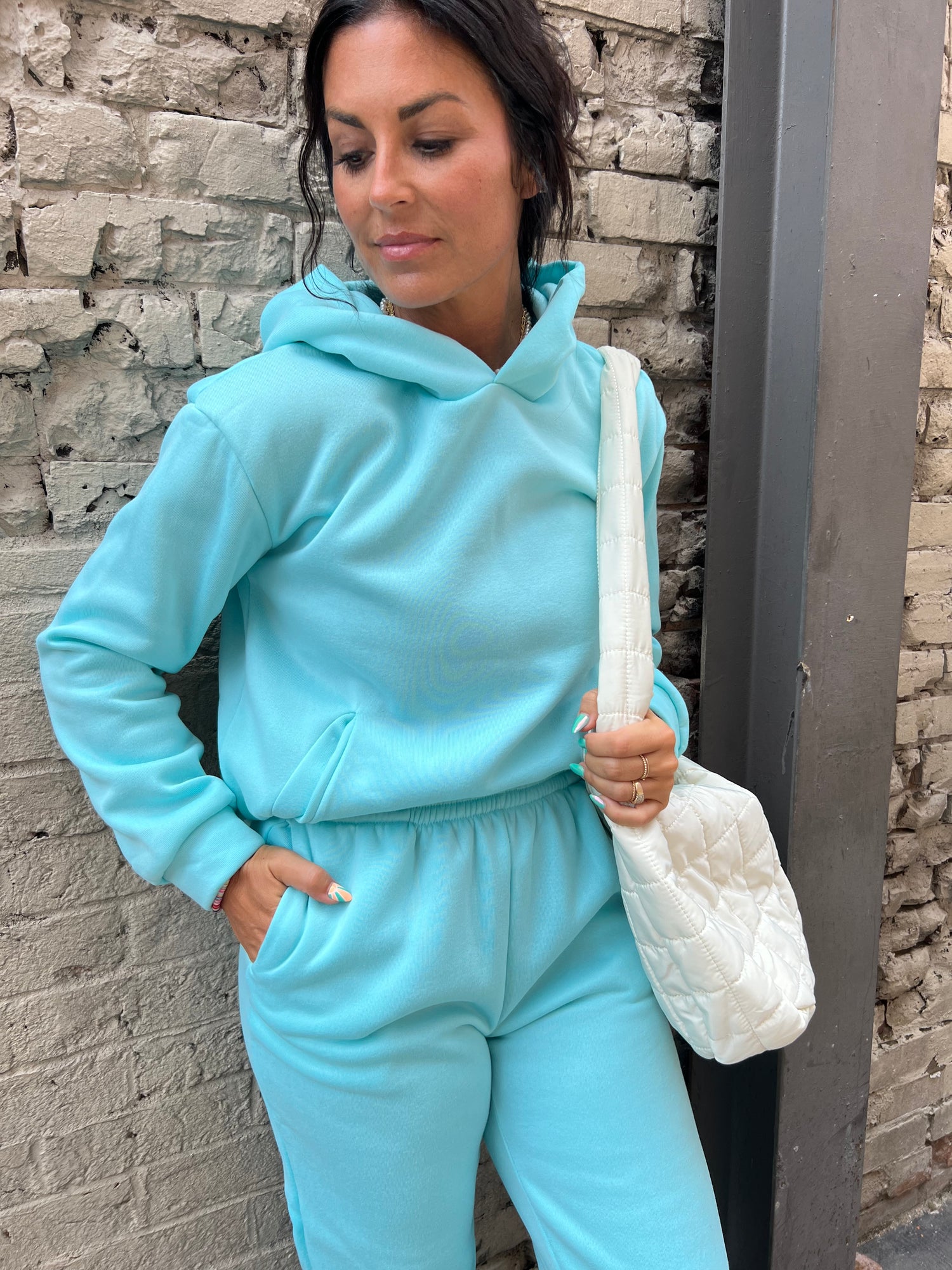 STAYING IN ATHLEISURE SWEATPANTS - THE HIP EAGLE BOUTIQUE