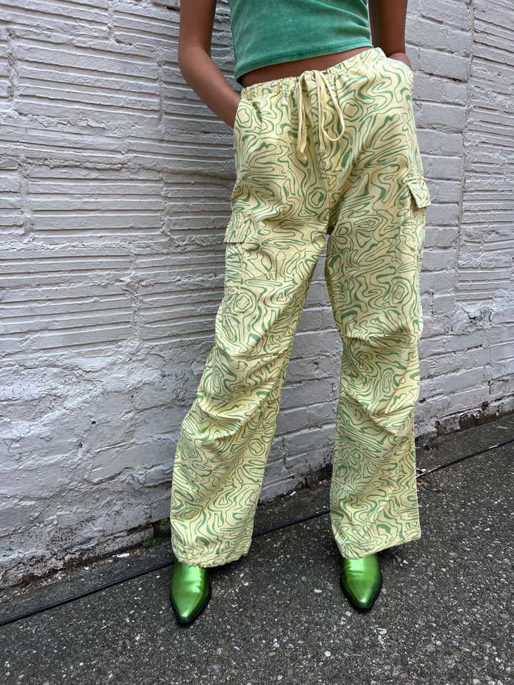 THE HIP EAGLE BOUTIQUE - green swirl print cargo pants