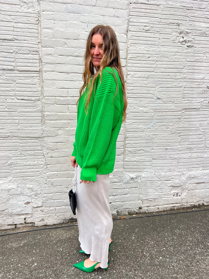 oversized green sweater outfit ideas