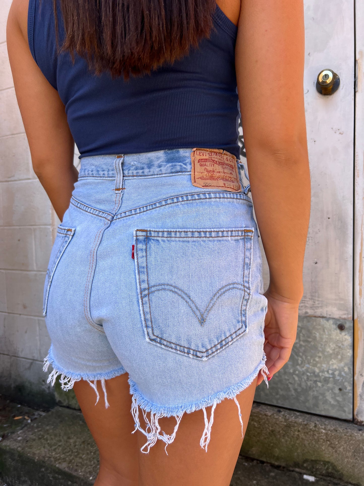 distressed levi's denim shorts 