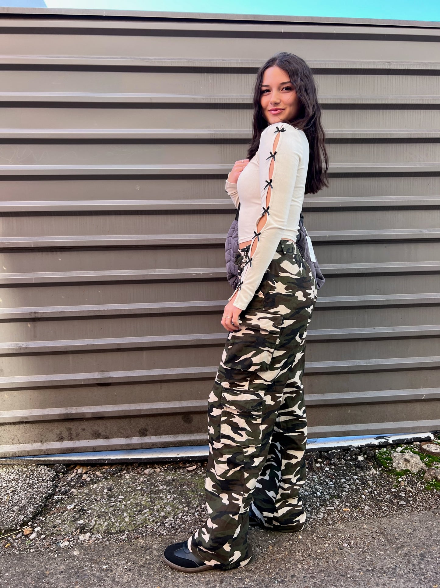 HERE FOR THE CAMO PANTS IN LIGHT BEIGE