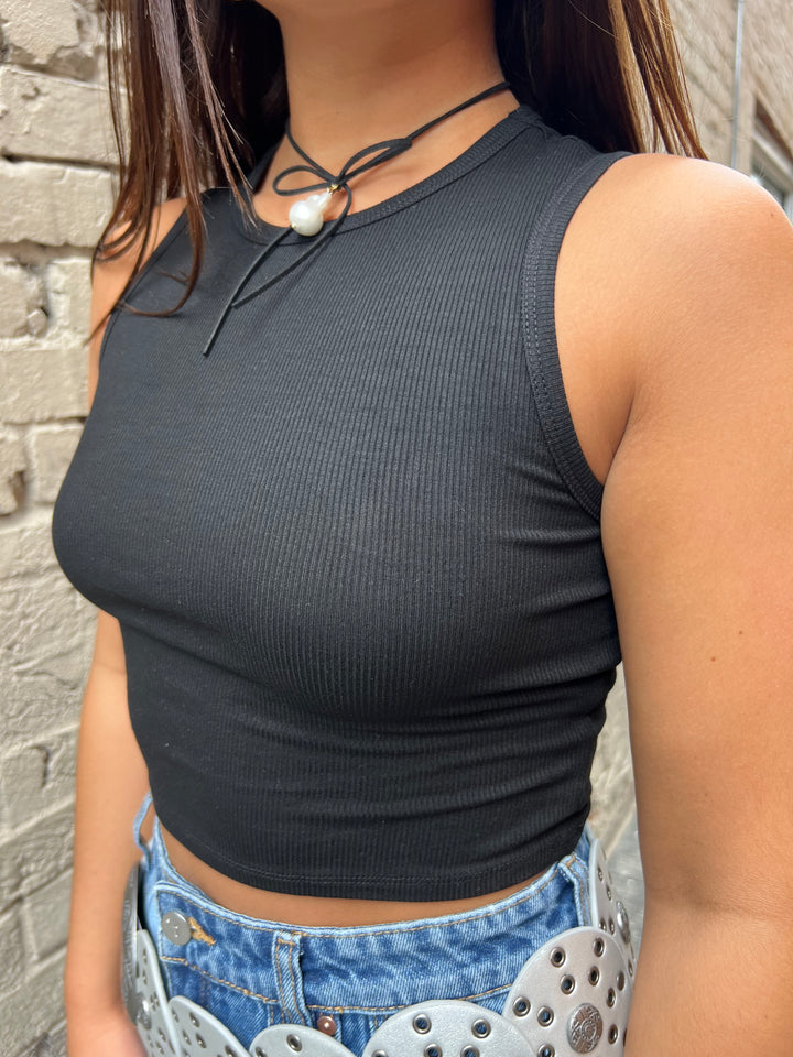 black ribbed cropped tank top