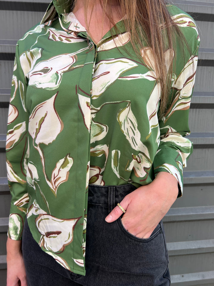 GREEN LEAF PRINT SILKY BUTTON UP BLOUSE - THE HIP EAGLE BOUTIQUE