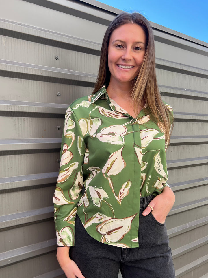 GREEN LEAF PRINT SILKY BUTTON UP BLOUSE - THE HIP EAGLE BOUTIQUE