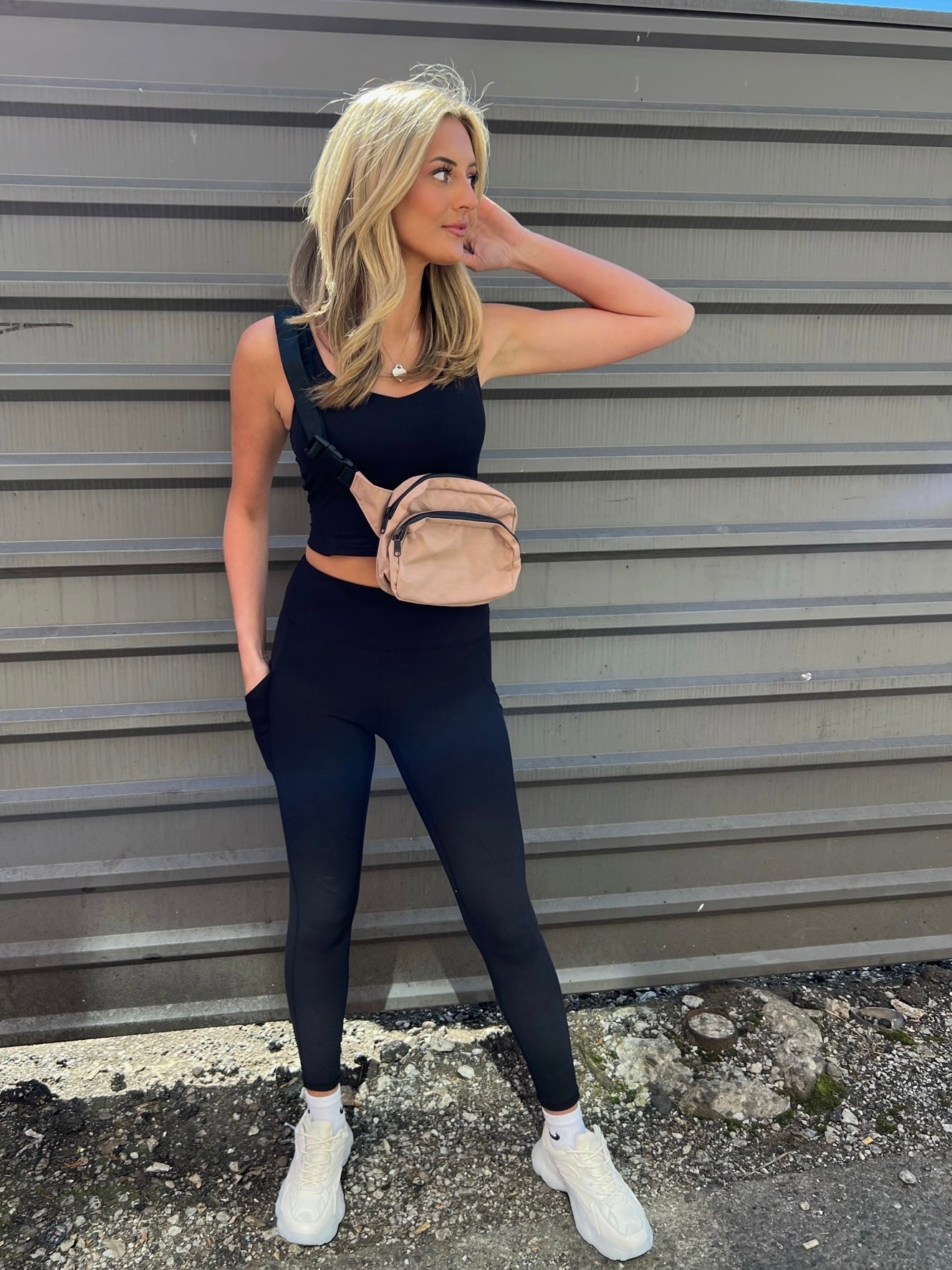 MOVEMENT BLACK LEGGINGS WITH POCKETS - THE HIP EAGLE BOUTIQUE