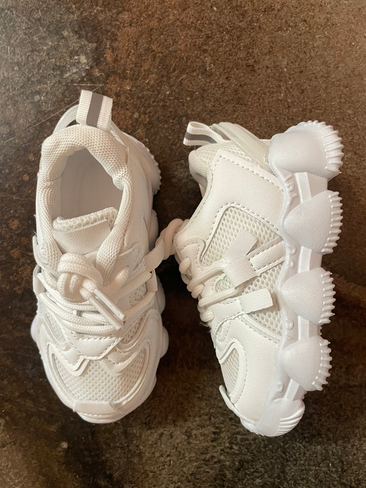 TODDLER WHITE BREATHABLE SNEAKER - THE LITTLE EAGLE BOUTIQUE